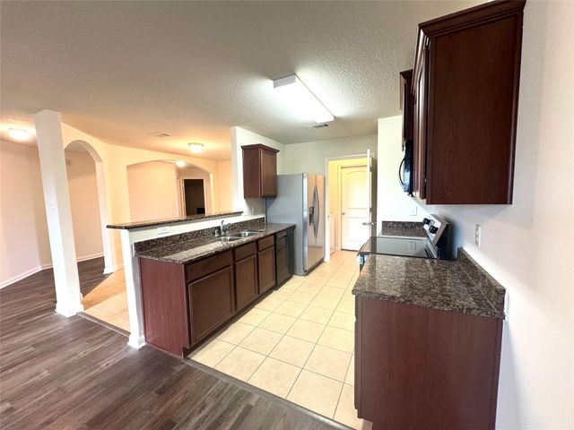 9418 Sky Blue Drive, Rosharon, TX 77583