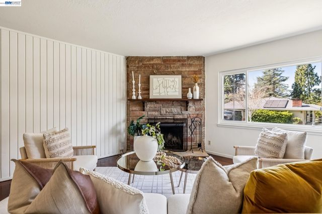 18810 Madison Ave, Castro Valley, CA 94546