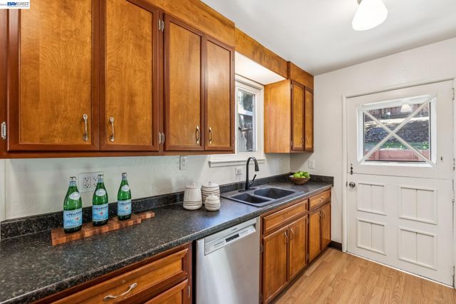 18810 Madison Ave, Castro Valley, CA 94546