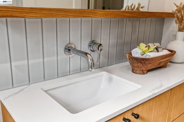 18810 Madison Ave, Castro Valley, CA 94546