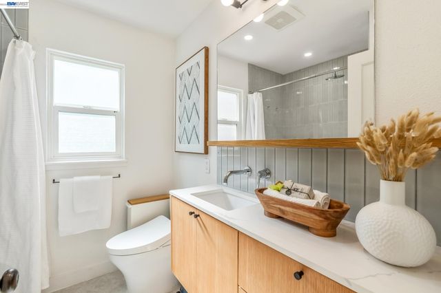 18810 Madison Ave, Castro Valley, CA 94546