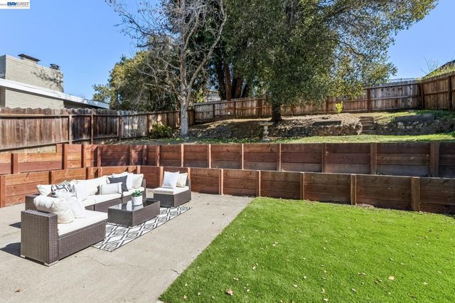 18810 Madison Ave, Castro Valley, CA 94546