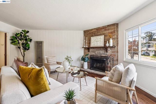 18810 Madison Ave, Castro Valley, CA 94546