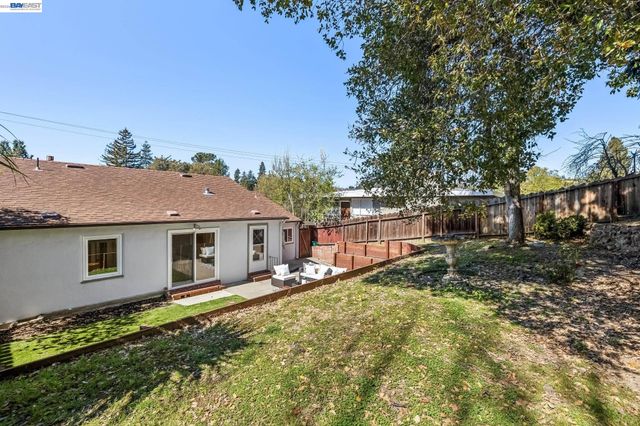 18810 Madison Ave, Castro Valley, CA 94546