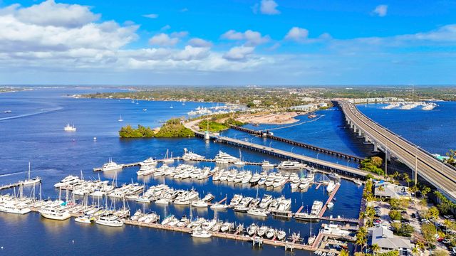 303 SE Halifax Lane, Stuart, FL 34994