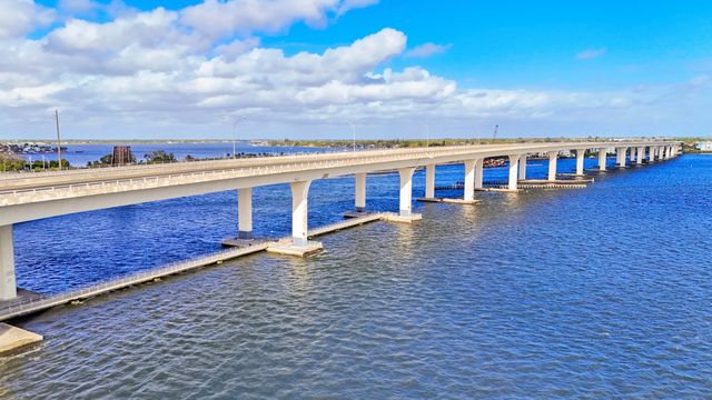 303 SE Halifax Lane, Stuart, FL 34994