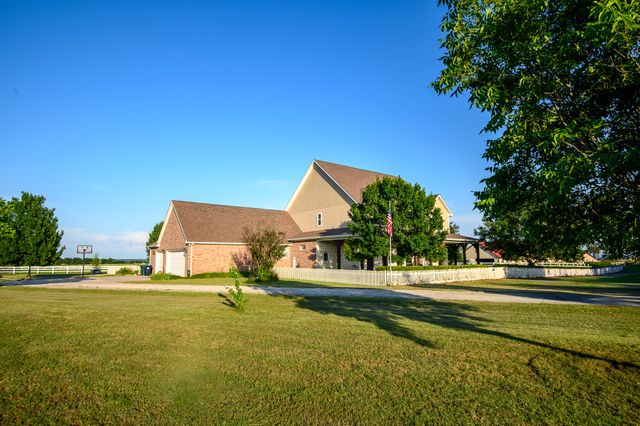 6670 Green Valley Circle, Aubrey, TX 76227