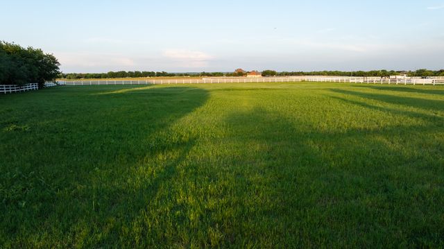 6670 Green Valley Circle, Aubrey, TX 76227