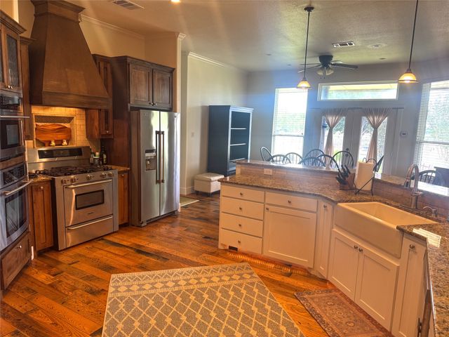 6670 Green Valley Circle, Aubrey, TX 76227