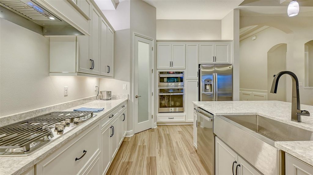 Image 14 of property listing at 17811 ROOST PLACE, Bradenton, FL 34211