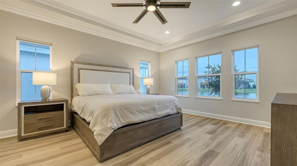 Image 18 of property listing at 17811 ROOST PLACE, Bradenton, FL 34211