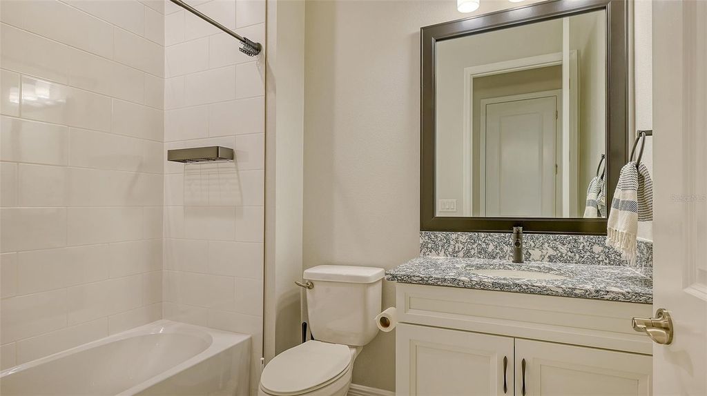 Image 30 of property listing at 17811 ROOST PLACE, Bradenton, FL 34211