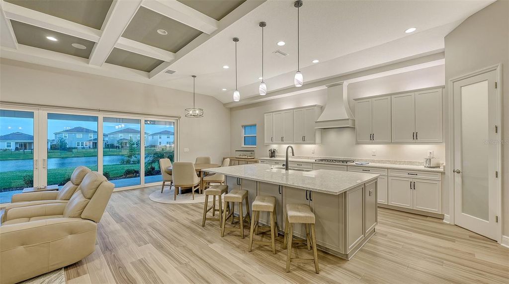 Image 4 of property listing at 17811 ROOST PLACE, Bradenton, FL 34211