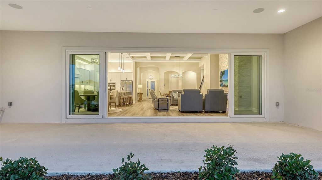 Image 31 of property listing at 17811 ROOST PLACE, Bradenton, FL 34211