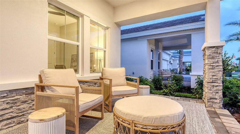 Image 32 of property listing at 17811 ROOST PLACE, Bradenton, FL 34211