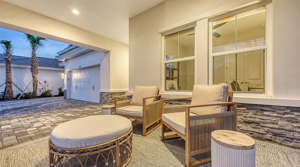 Image 33 of property listing at 17811 ROOST PLACE, Bradenton, FL 34211