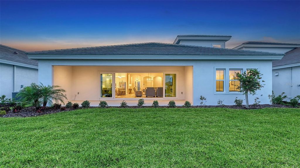 Image 34 of property listing at 17811 ROOST PLACE, Bradenton, FL 34211