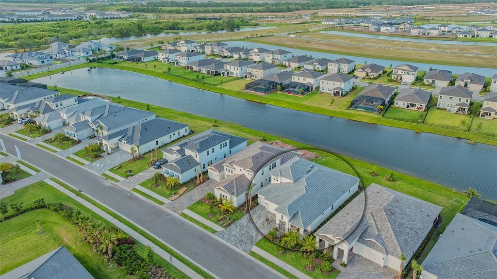 Image 37 of property listing at 17811 ROOST PLACE, Bradenton, FL 34211