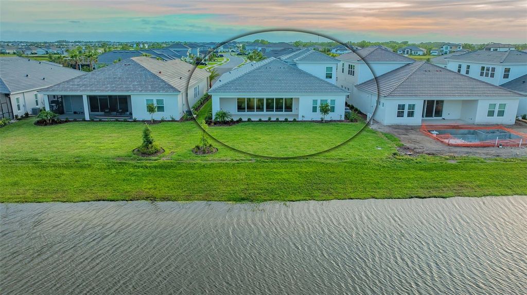 Image 38 of property listing at 17811 ROOST PLACE, Bradenton, FL 34211