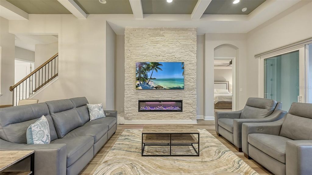 Image 5 of property listing at 17811 ROOST PLACE, Bradenton, FL 34211