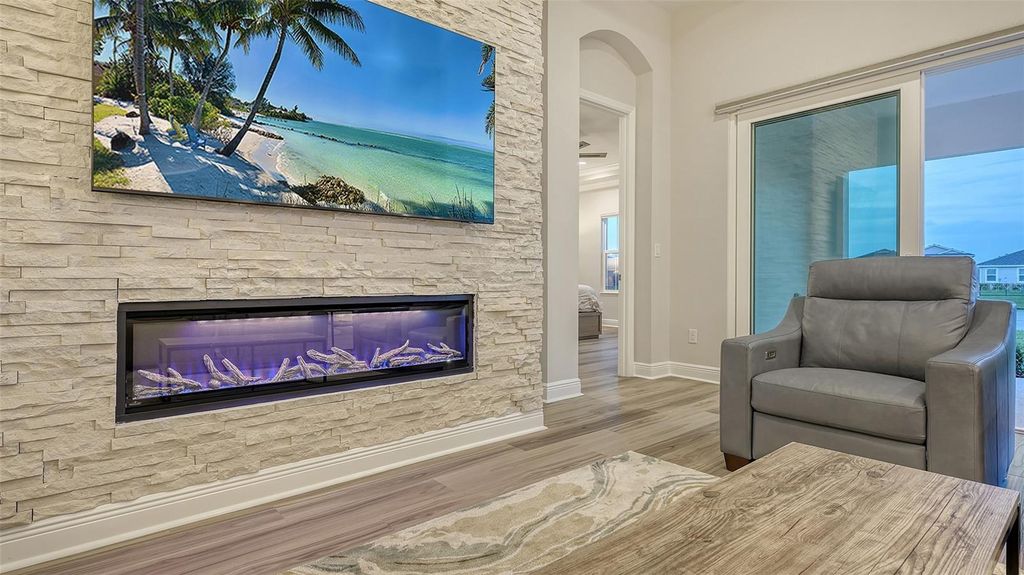 Image 7 of property listing at 17811 ROOST PLACE, Bradenton, FL 34211