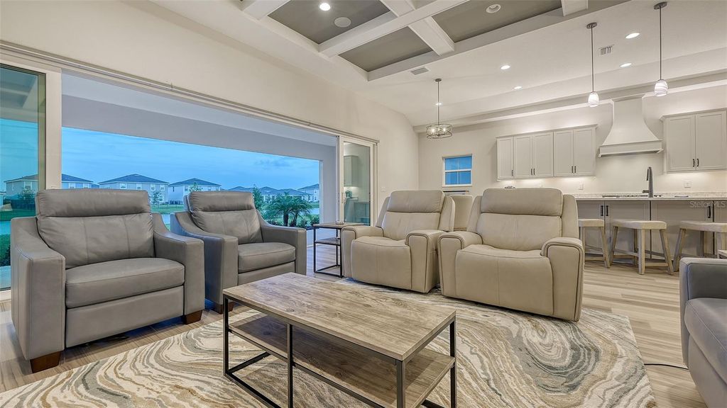 Image 8 of property listing at 17811 ROOST PLACE, Bradenton, FL 34211