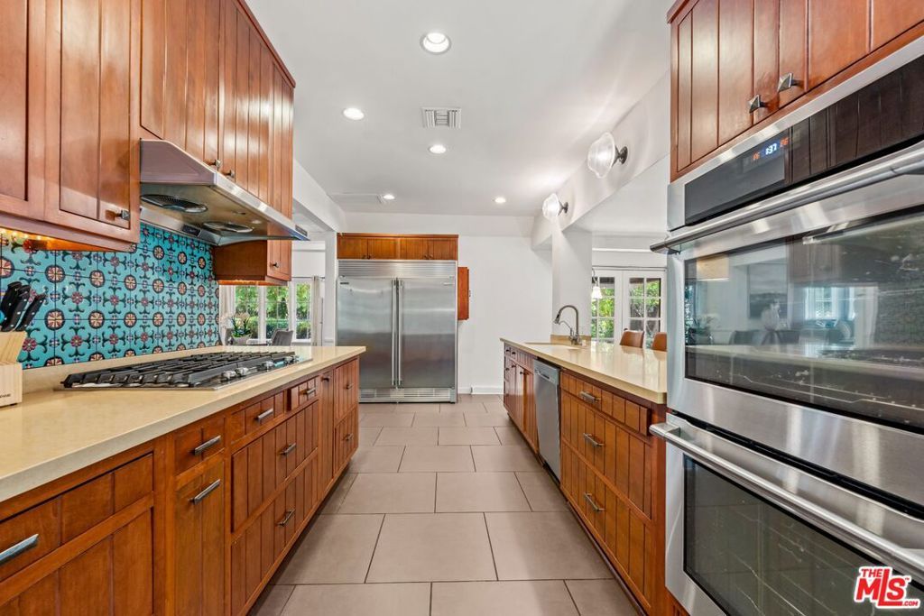 23057 Sylvan Street, Woodland Hills, CA 91367 — photo 4