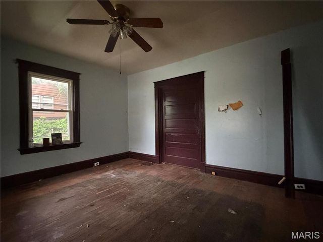 2705 Lyndhurst Avenue, St Louis, MO 63114