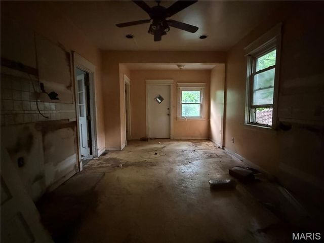 2705 Lyndhurst Avenue, St Louis, MO 63114
