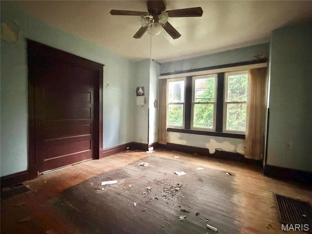 2705 Lyndhurst Avenue, St Louis, MO 63114