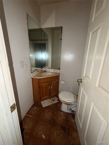2705 Lyndhurst Avenue, St Louis, MO 63114