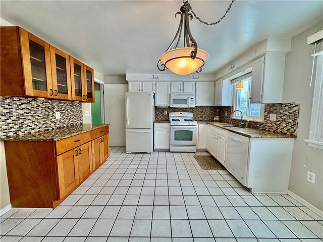 53 Armstrong Avenue, Irondequoit, NY 14617