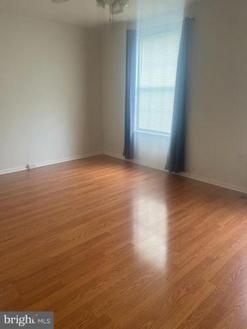 4 HARBERT CT, Sterling, VA 20165