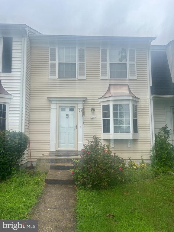 4 HARBERT CT, Sterling, VA 20165