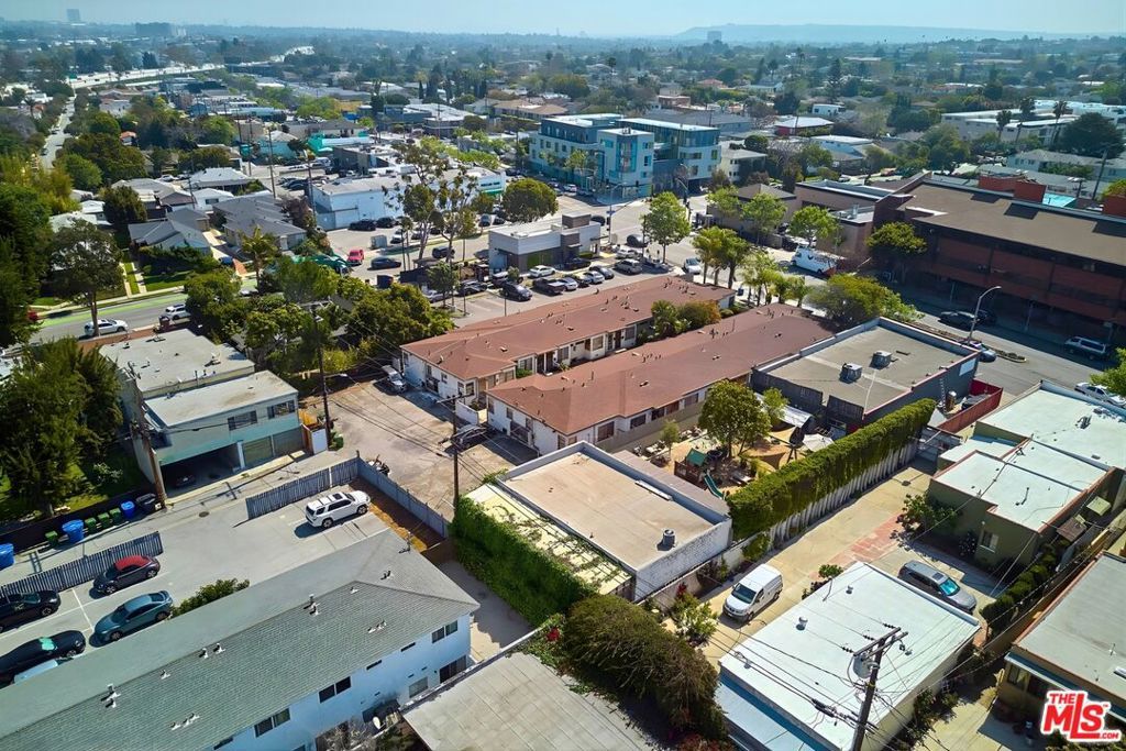 Image 12 of property listing at 2711 Pico Boulevard, Santa Monica, CA 90405