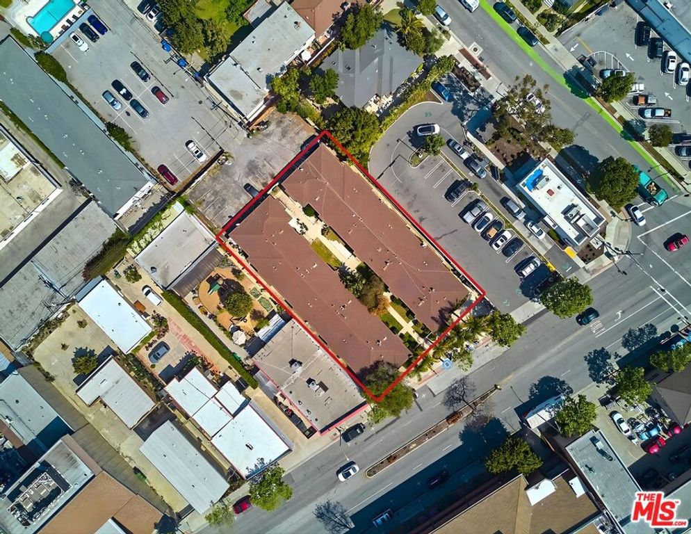 Image 8 of property listing at 2711 Pico Boulevard, Santa Monica, CA 90405