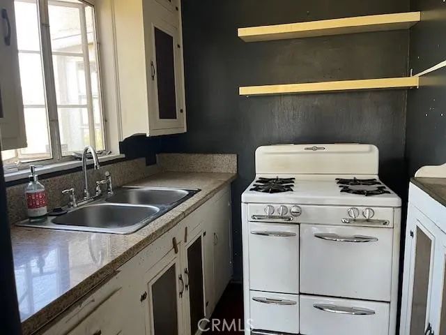 3124 Goodview Trail, Los Angeles, CA 90068