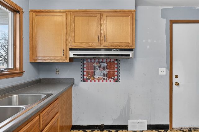 1079 98th Street, Niagara Falls, NY 14304