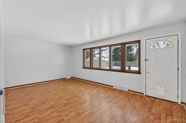 1079 98th Street, Niagara Falls, NY 14304