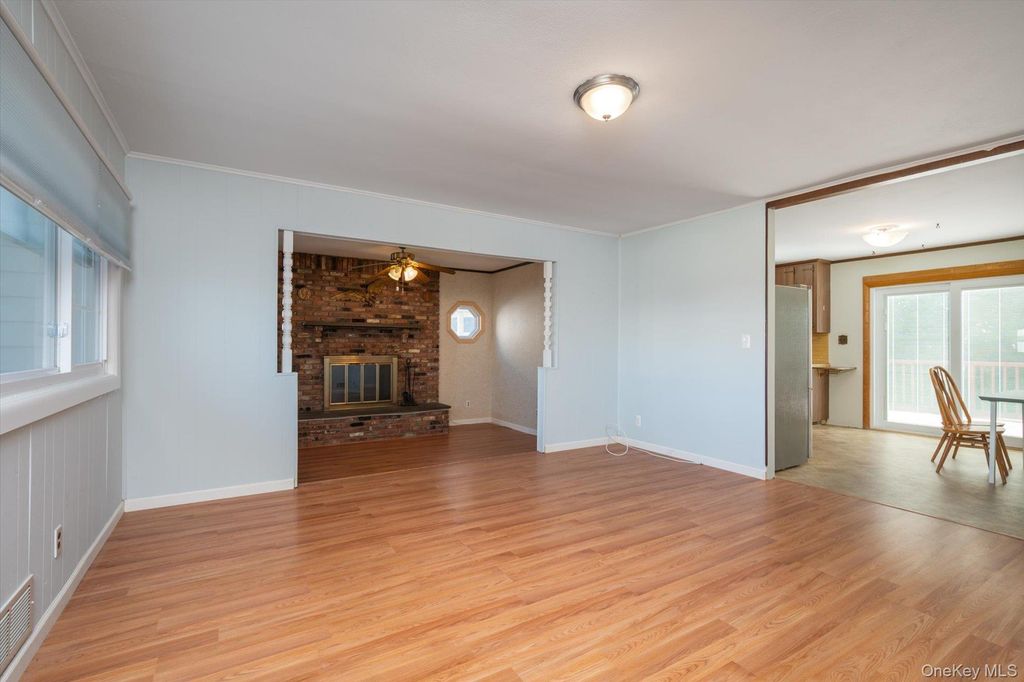 46 Hunter Lane, Hicksville, NY 11801 — photo 4