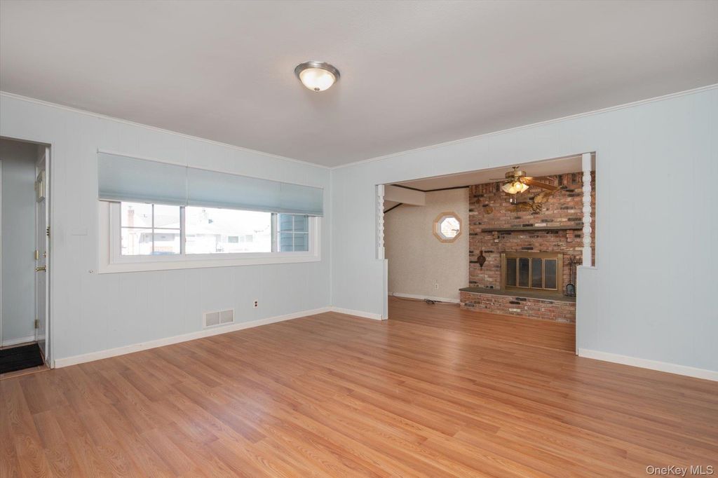 46 Hunter Lane, Hicksville, NY 11801 — photo 5
