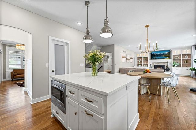 7853 N Kirkwood Avenue, Kansas City, MO 64151