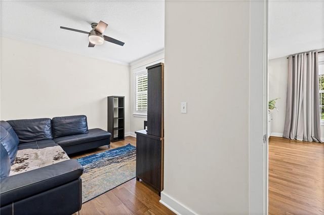 7853 N Kirkwood Avenue, Kansas City, MO 64151
