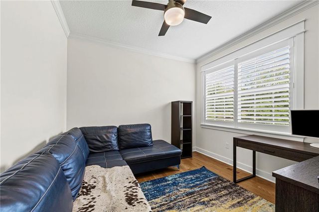 7853 N Kirkwood Avenue, Kansas City, MO 64151