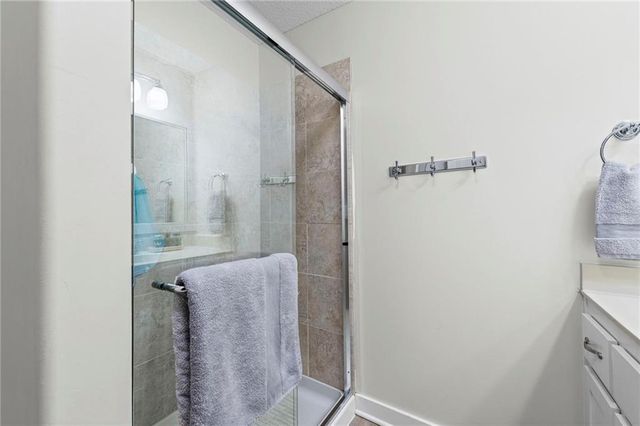 7853 N Kirkwood Avenue, Kansas City, MO 64151