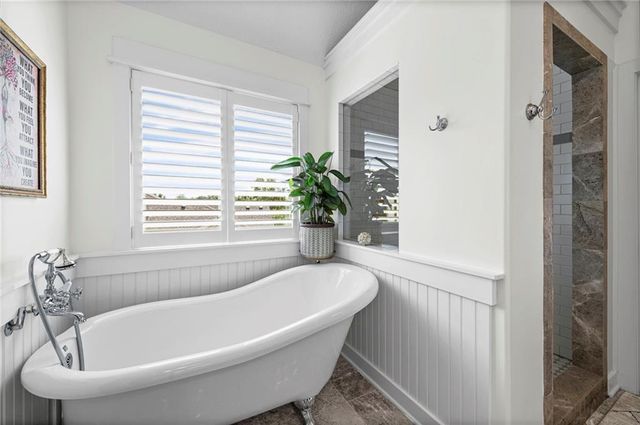 7853 N Kirkwood Avenue, Kansas City, MO 64151