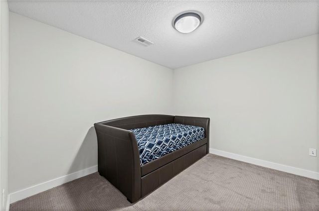 7853 N Kirkwood Avenue, Kansas City, MO 64151