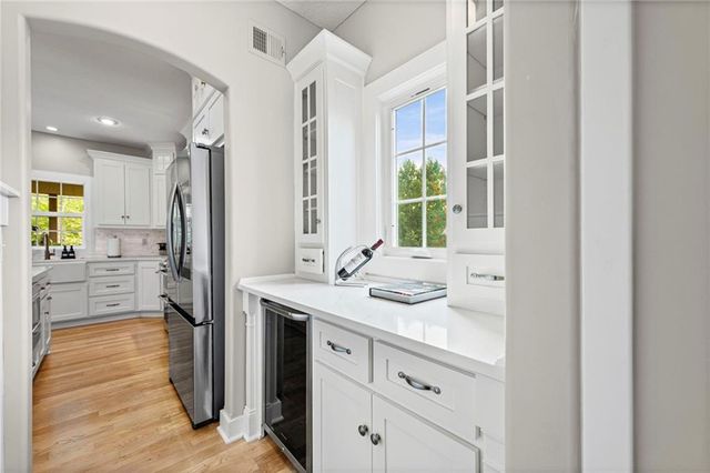 7853 N Kirkwood Avenue, Kansas City, MO 64151