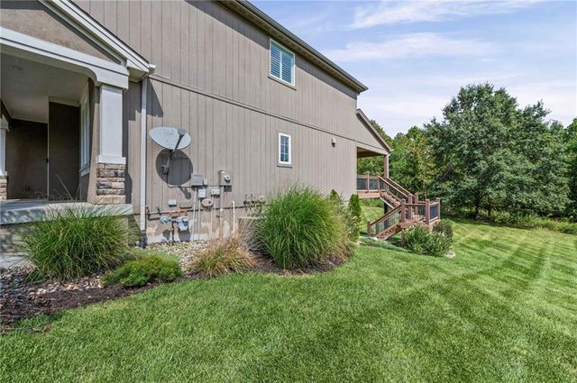 7853 N Kirkwood Avenue, Kansas City, MO 64151
