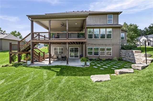 7853 N Kirkwood Avenue, Kansas City, MO 64151